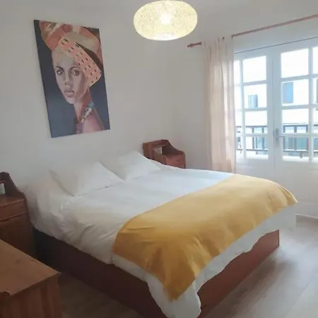 Casa A 5 Minutos Andando De La Playa De La Concha. *