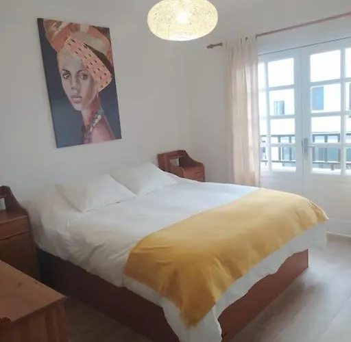 Casa A 5 Minutos Andando De La Playa De La Concha. *