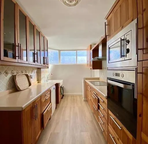 Casa A 5 Minutos Andando De La Playa De La Concha. * プラヤ・オンダ